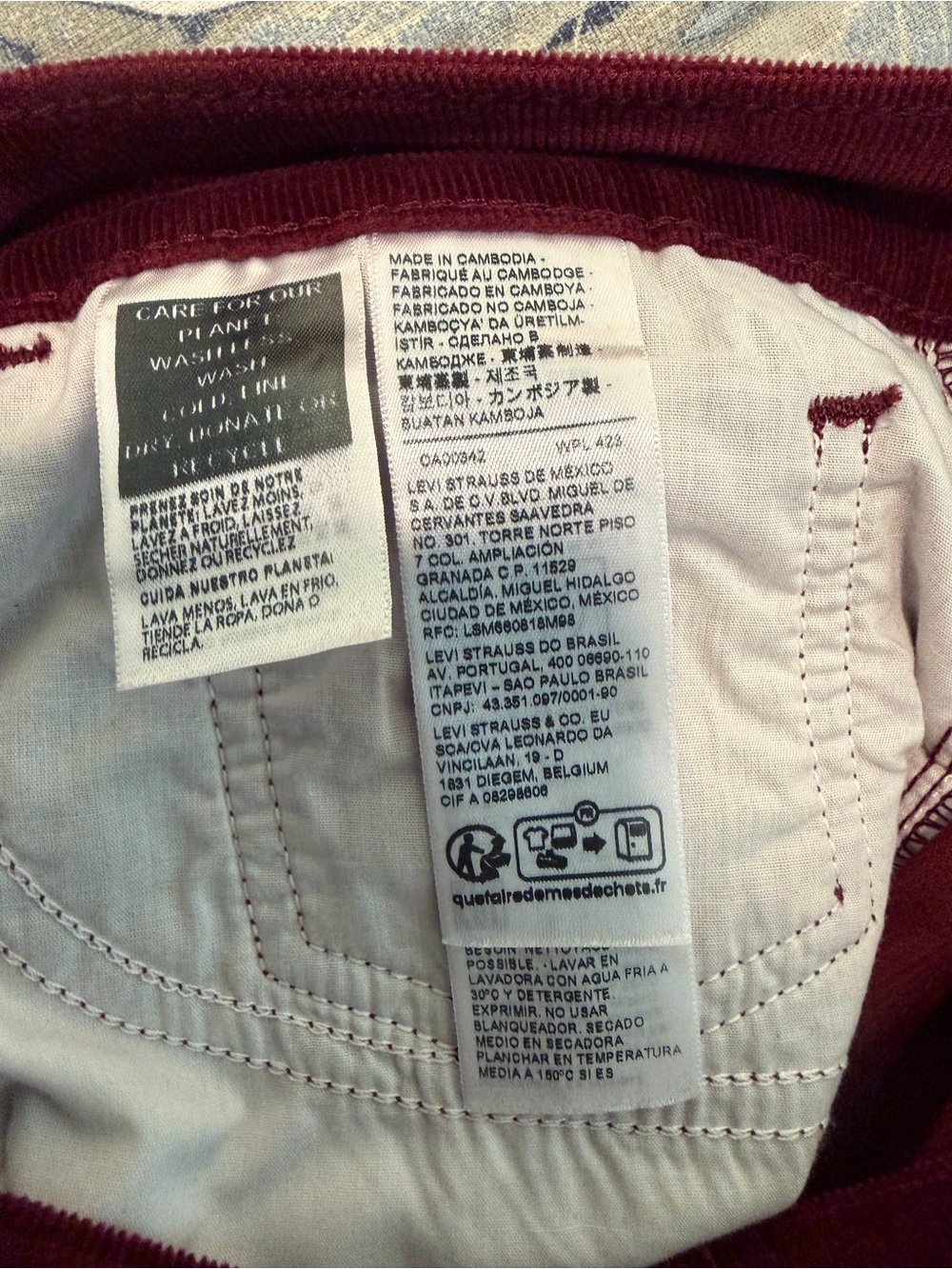 *LIKE NEW* LEVI’s 725 High Rise Bootcut Corduroy Bootcut Pants, cranberry - Picture 8 of 9